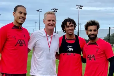 Steve Kerr was in Liverpool and had a chat with Mohamed Salah, Trent Alexander-Arnold and Virgil Van Dijk.