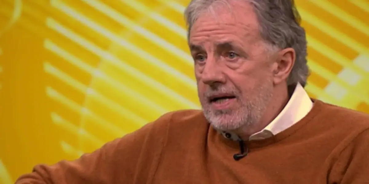 Former Liverpool hero Mark Lawrenson has claimed that Man United and new boss Erik ten Hag ‘must’ keep hold of star man CR7.