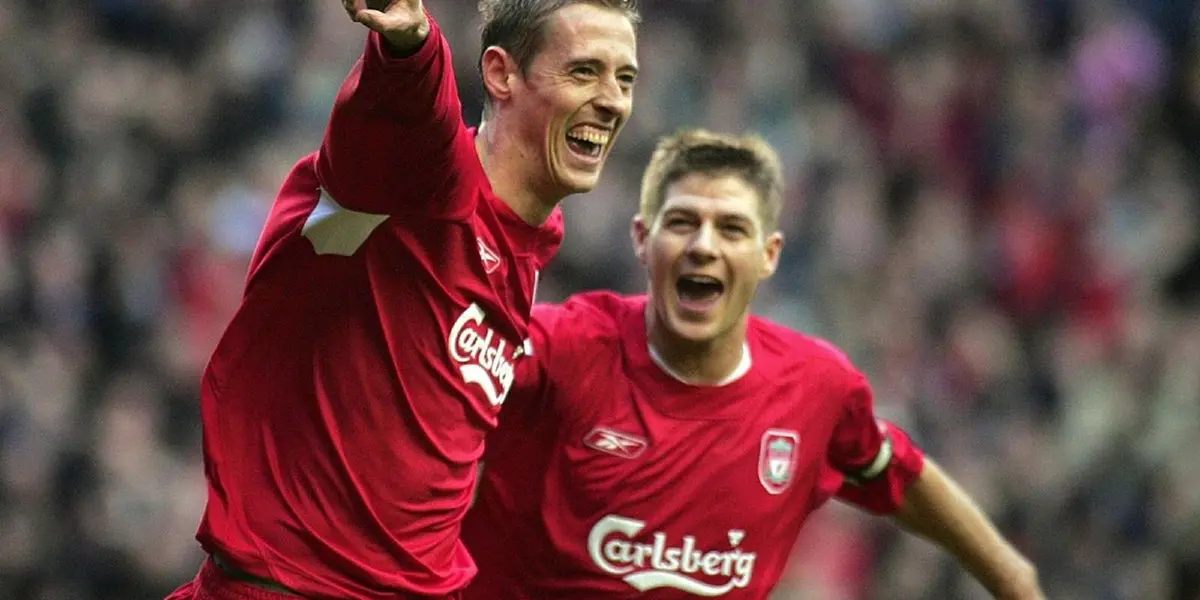 Honouring the Queen on the pitch, the controversial idea of a former footballer