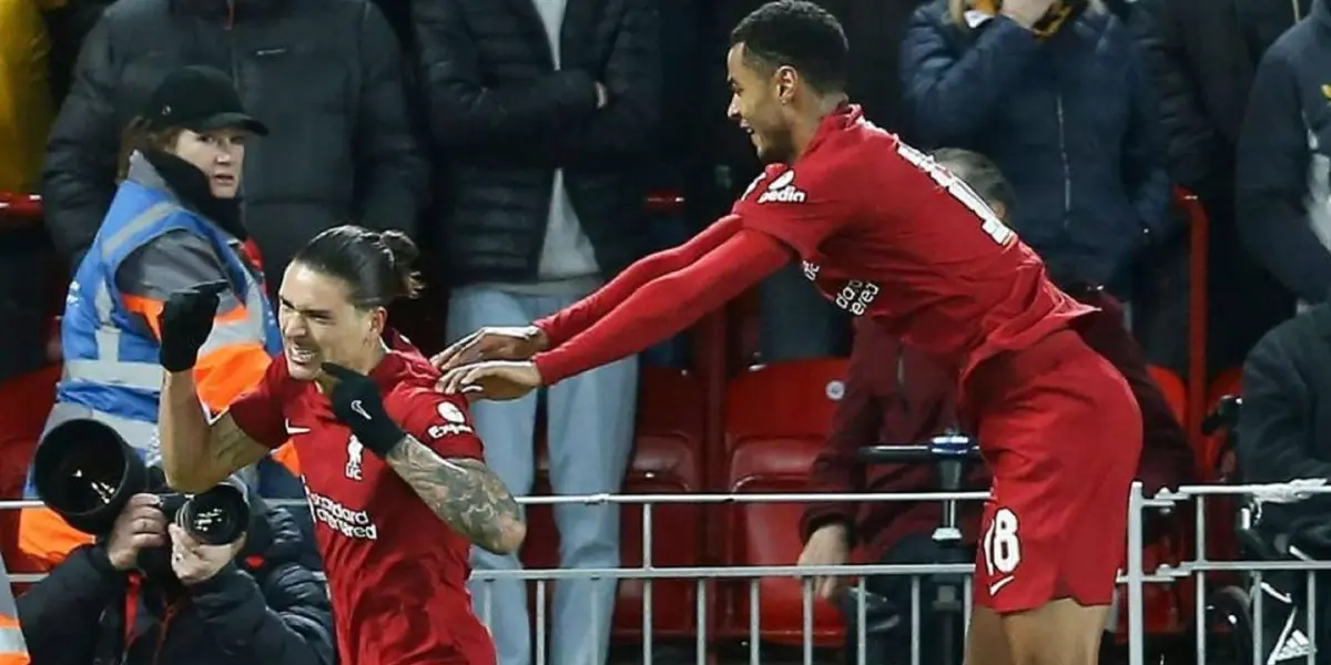 It only took 90" minutes for the Netherlands gem to show his quality on the pitch and overshadow Uruguay's superstar