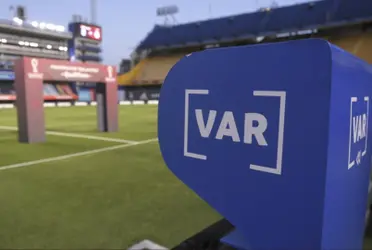 Julián Álvarez's first moment of confusion with VAR and Guardiola on his first Manchester City goal.