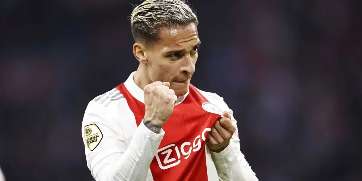 Liverpool is in talks to sign Ajax winger Antony ahead of Manchester United