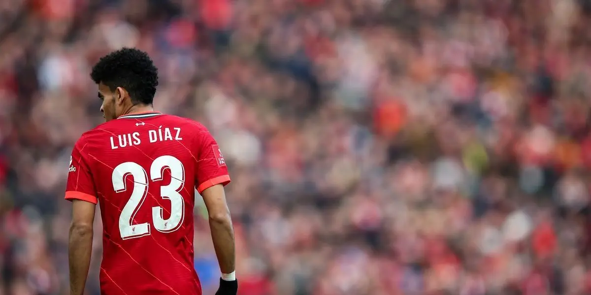 Why does Luis Diaz wear the number '23' of the historic Jamie Carragher at Liverpool?