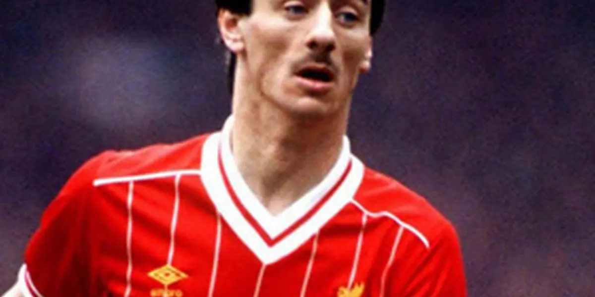 Red's legend Ian Rush stopped by and spent time with the team