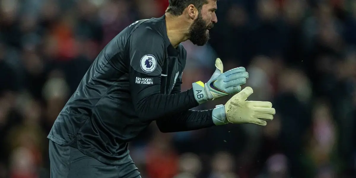 The Brazilian goalkeeper is one of the most effective and reliable in Europe, but he ended up annoyed with this team-mate.