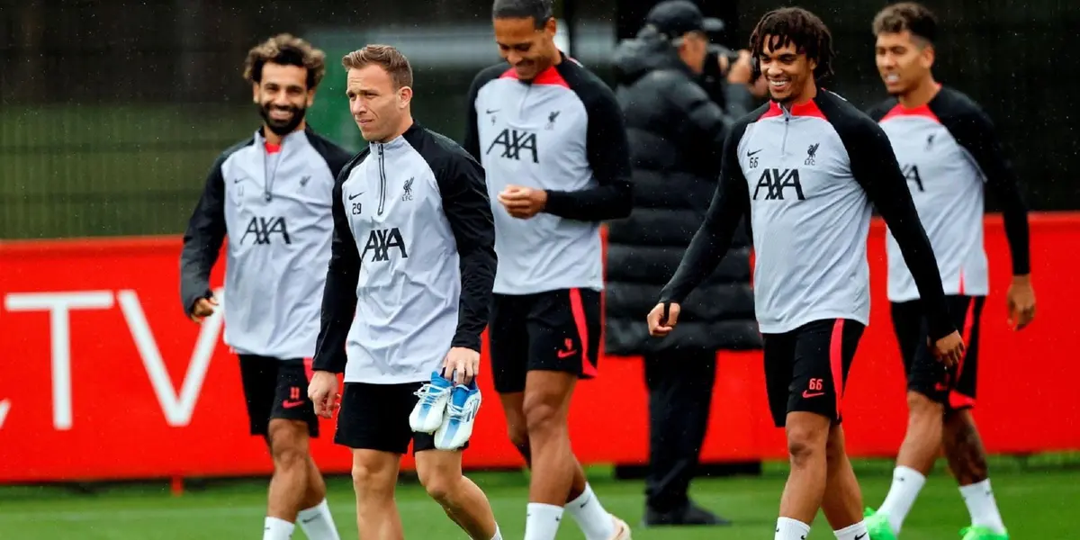 The Brazilian player has not been able to meet the German coach's demands and will not remain with the Reds