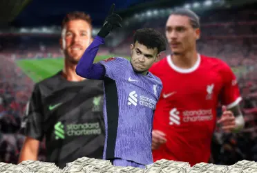 Adrian with Nunez and Lucho with money