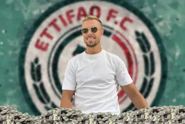 Henderson happy and with a lot of money