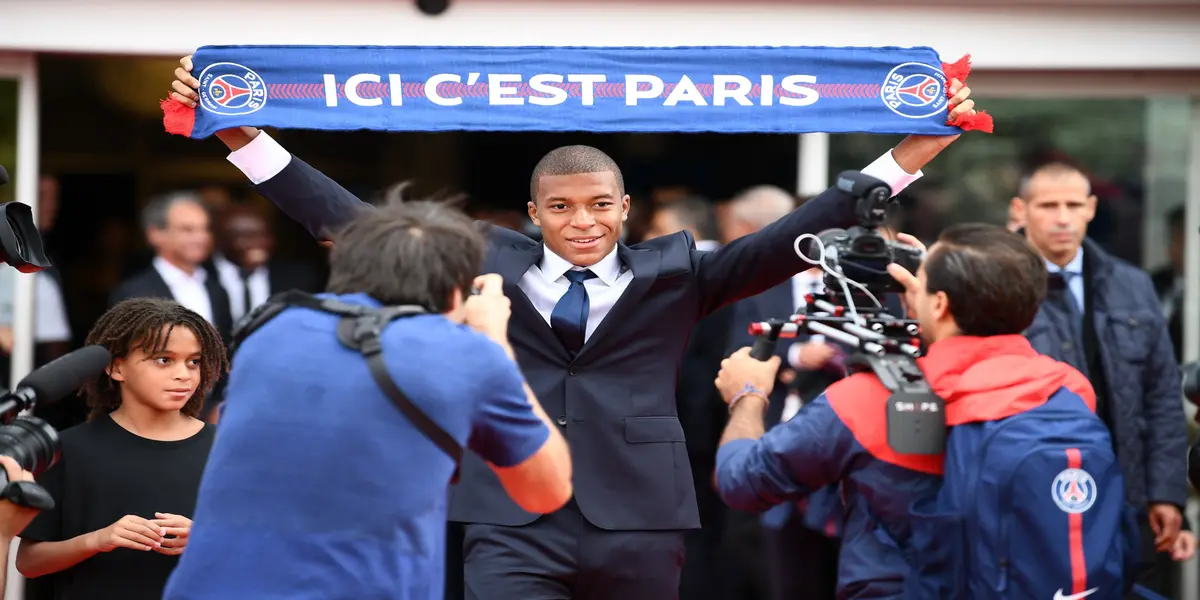 In 2017, Klopp contacted the player to sign for the Reds