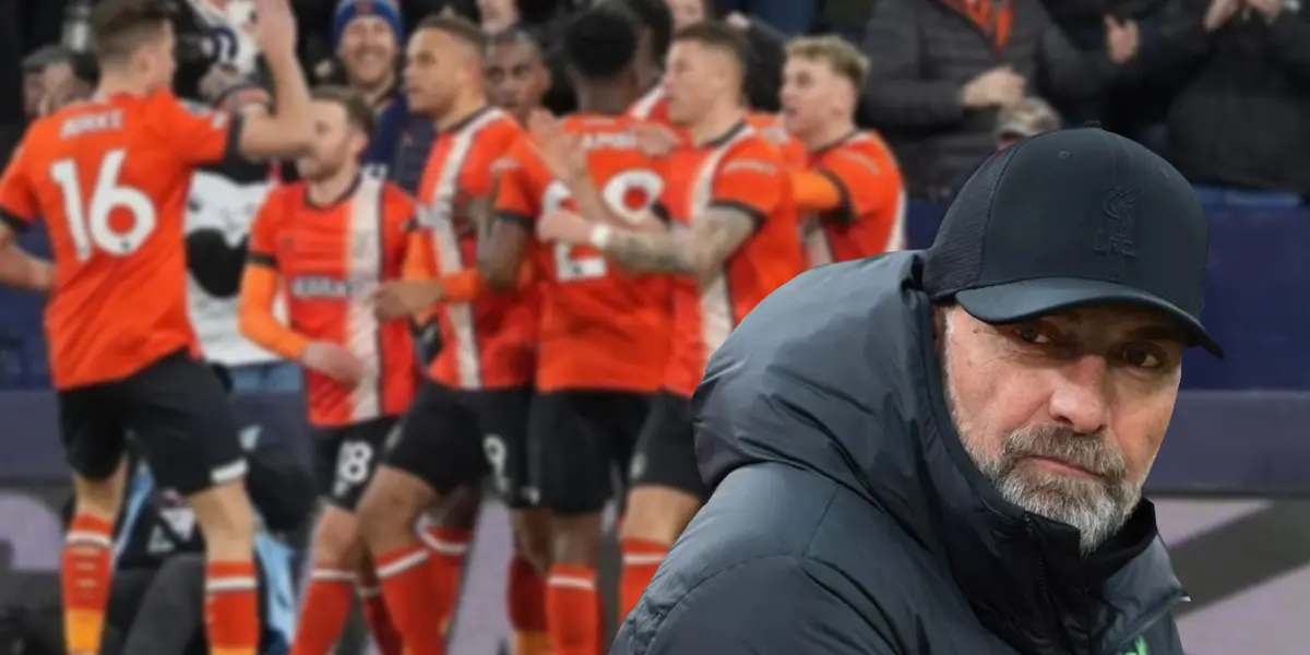 Klopp very smiling watching a Luton player