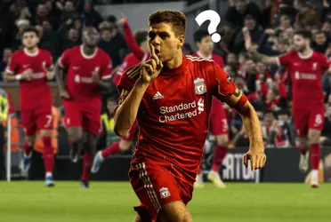 Liverpool players and Syeven Gerrard