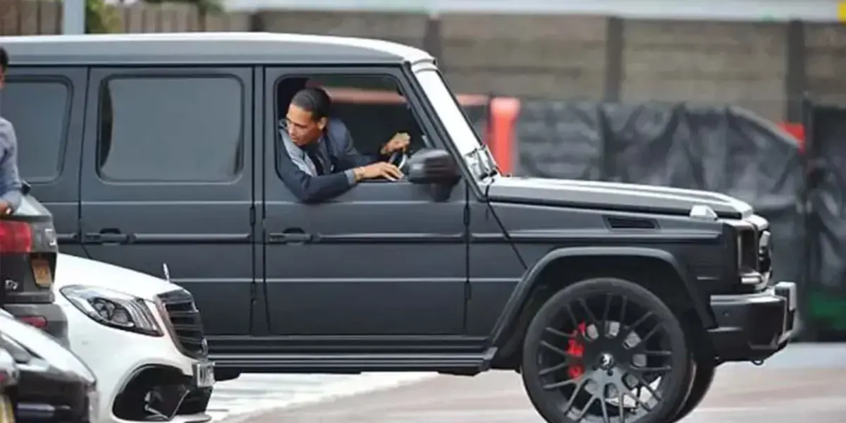 The Luxurious SUV Driven by Van Dijk Through the Streets of Liverpool