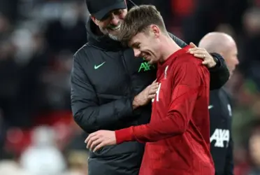 (VIDEO) Conor Bradley gets a standing ovation at Anfield and Klopp's bizarre congratulations after Fulham match